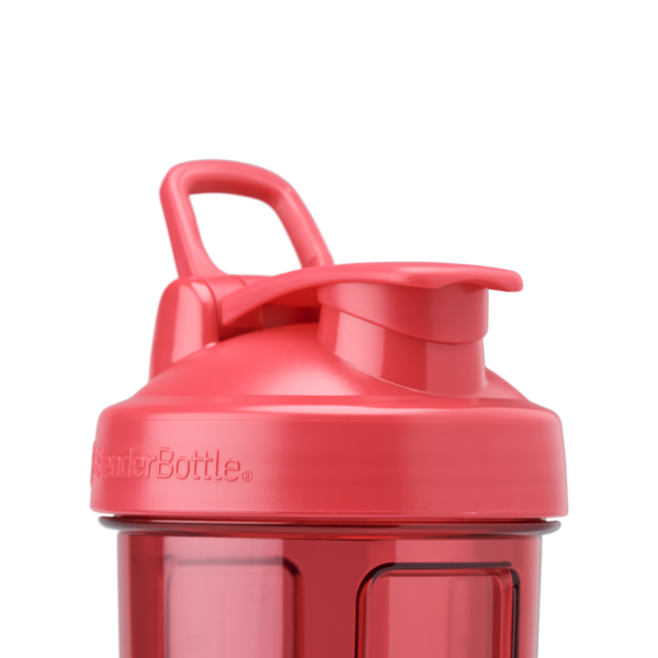 Shaker cup with SpoutGuard™ to keep dirty fingers off the drinking spout