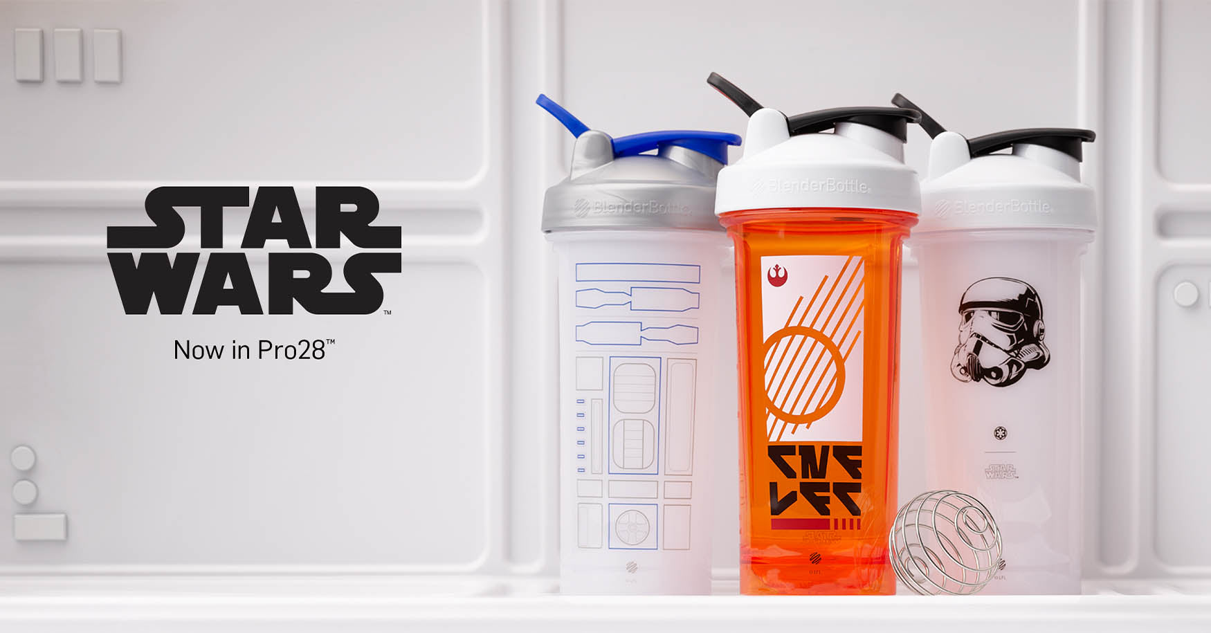BlenderBottle Star Wars Shaker Bottle Pro Series Perfect for Protein Shakes  and Pre Workout, 28-Ounce, Mandalorian & Child